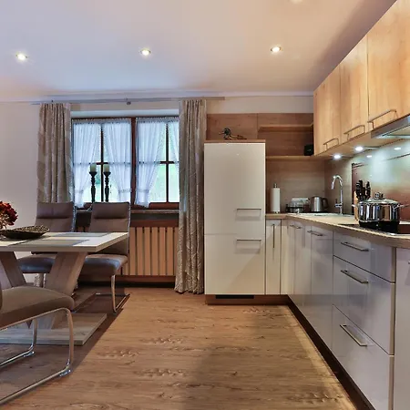 アパート Gaestehaus Alexandra ラムサウ